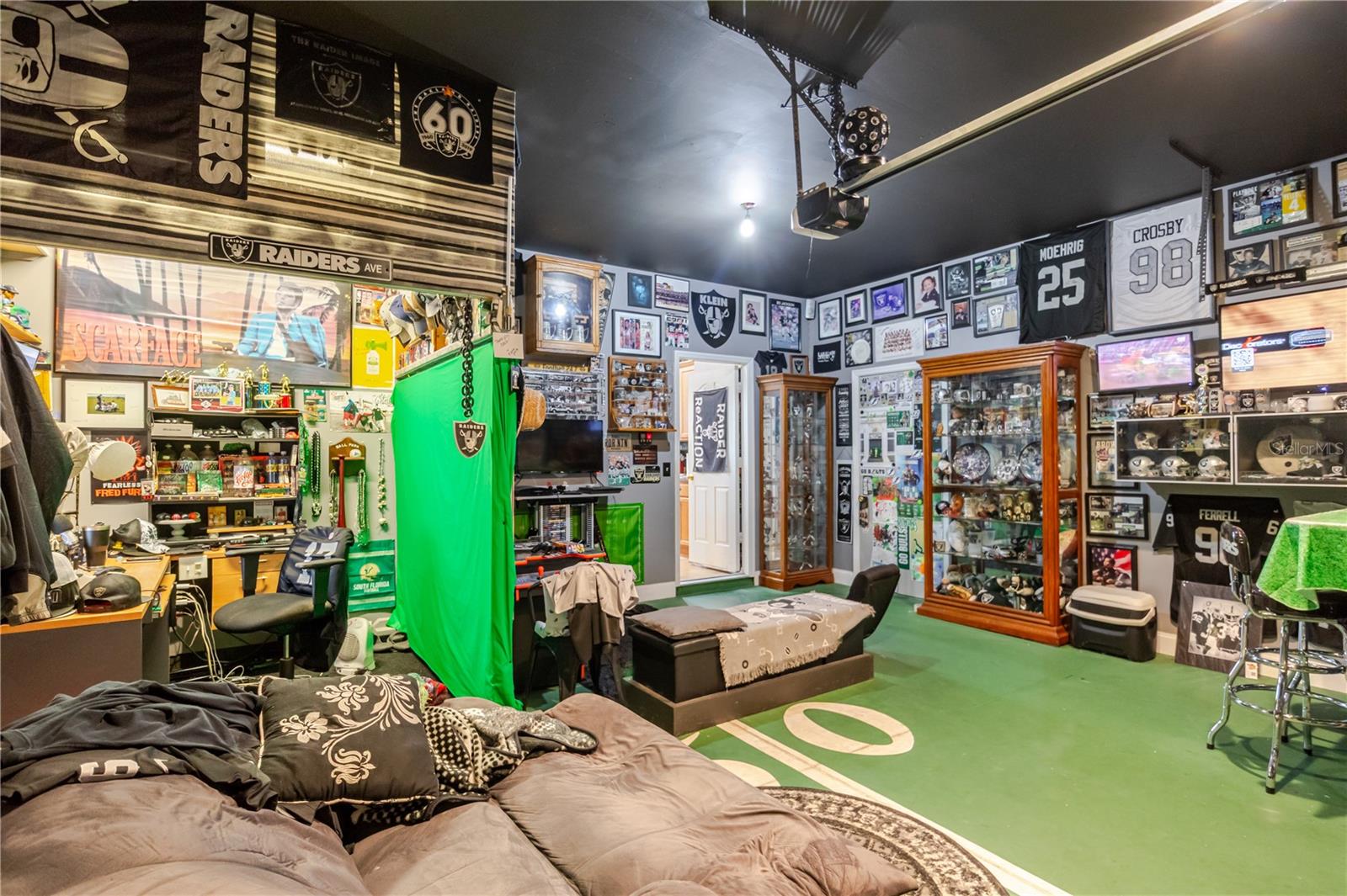 11135 HARTFORD FERN DR