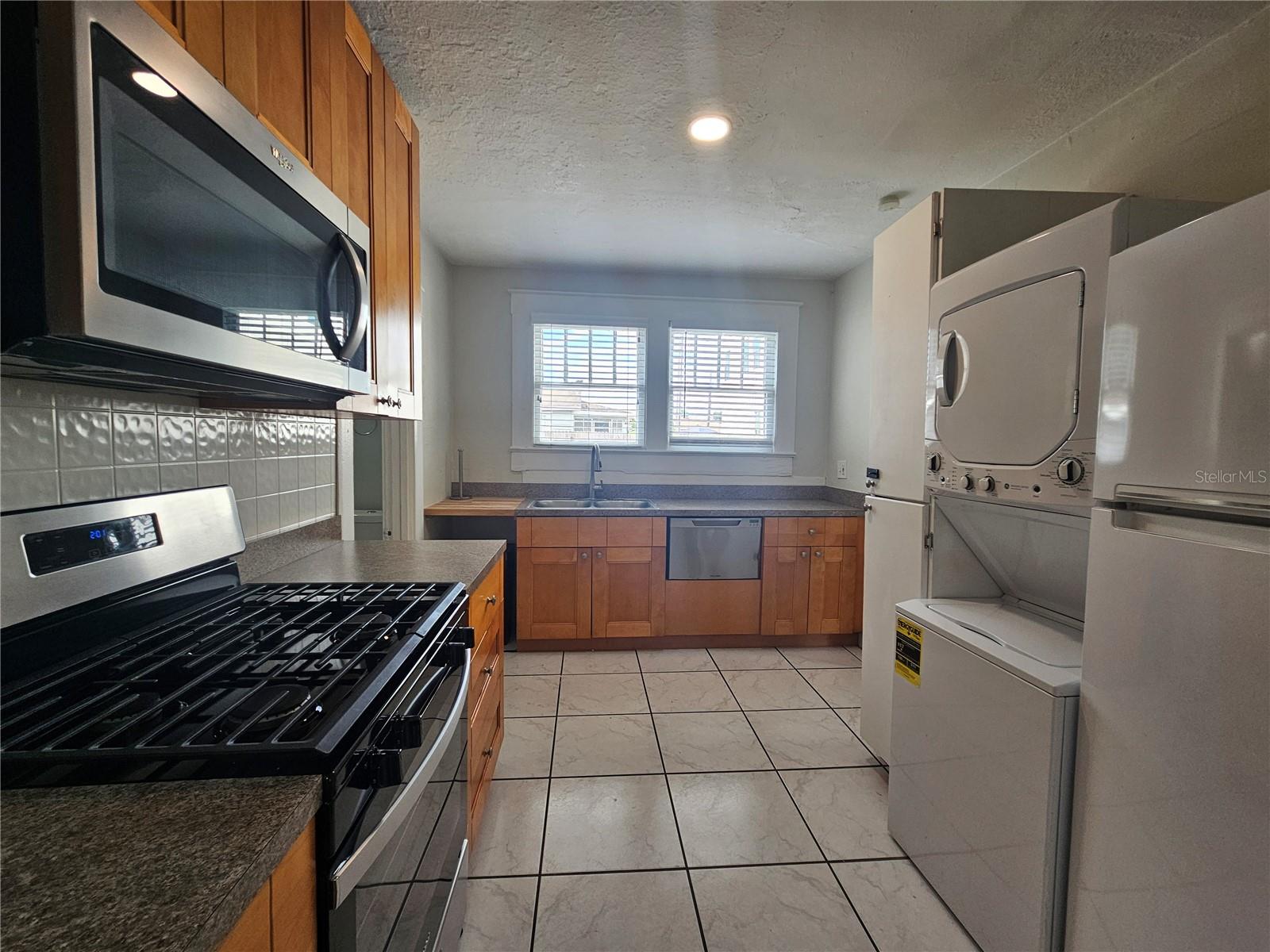 2703 W NORTH A ST #E