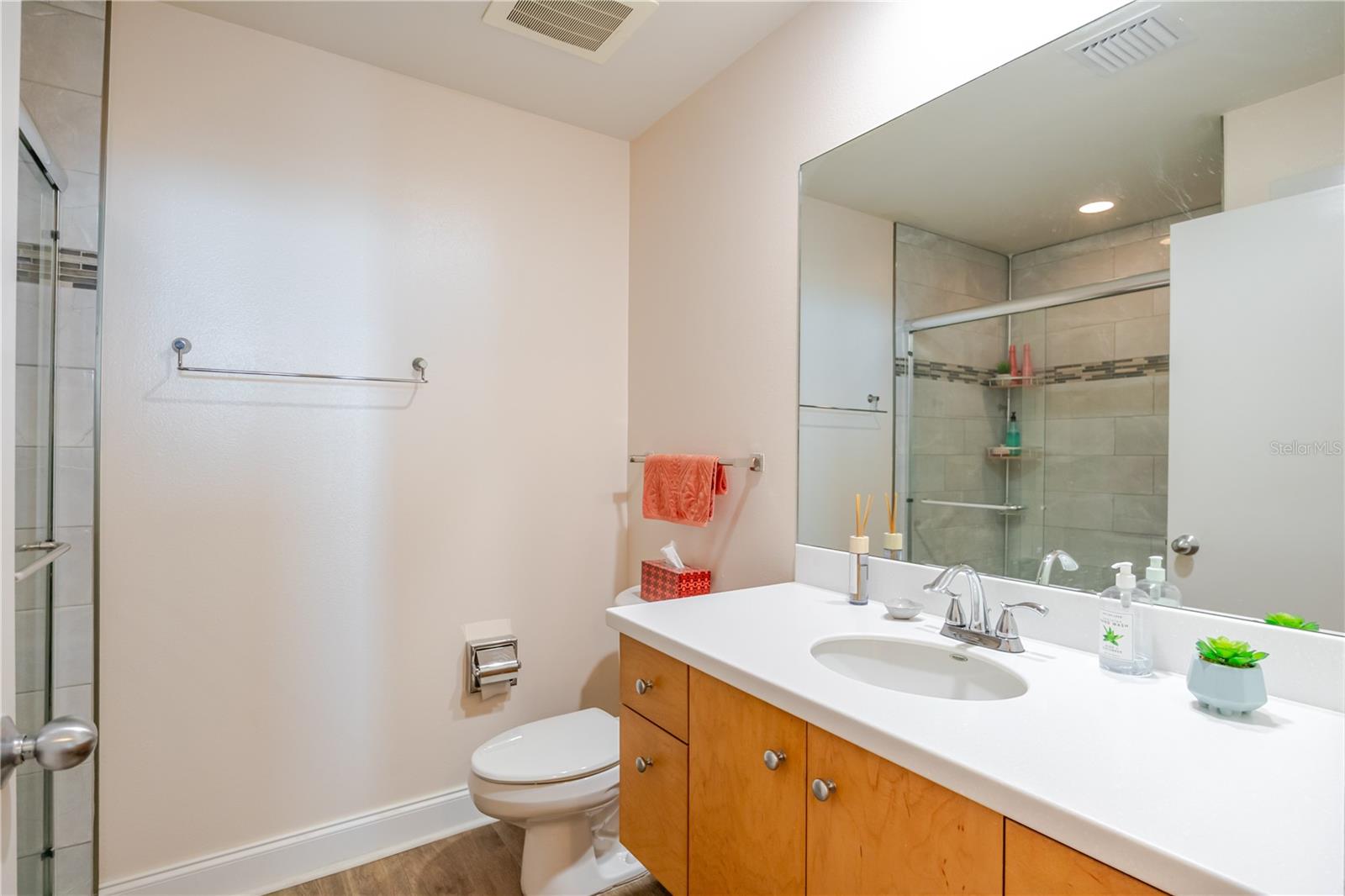 1120 E KENNEDY BLVD #1520