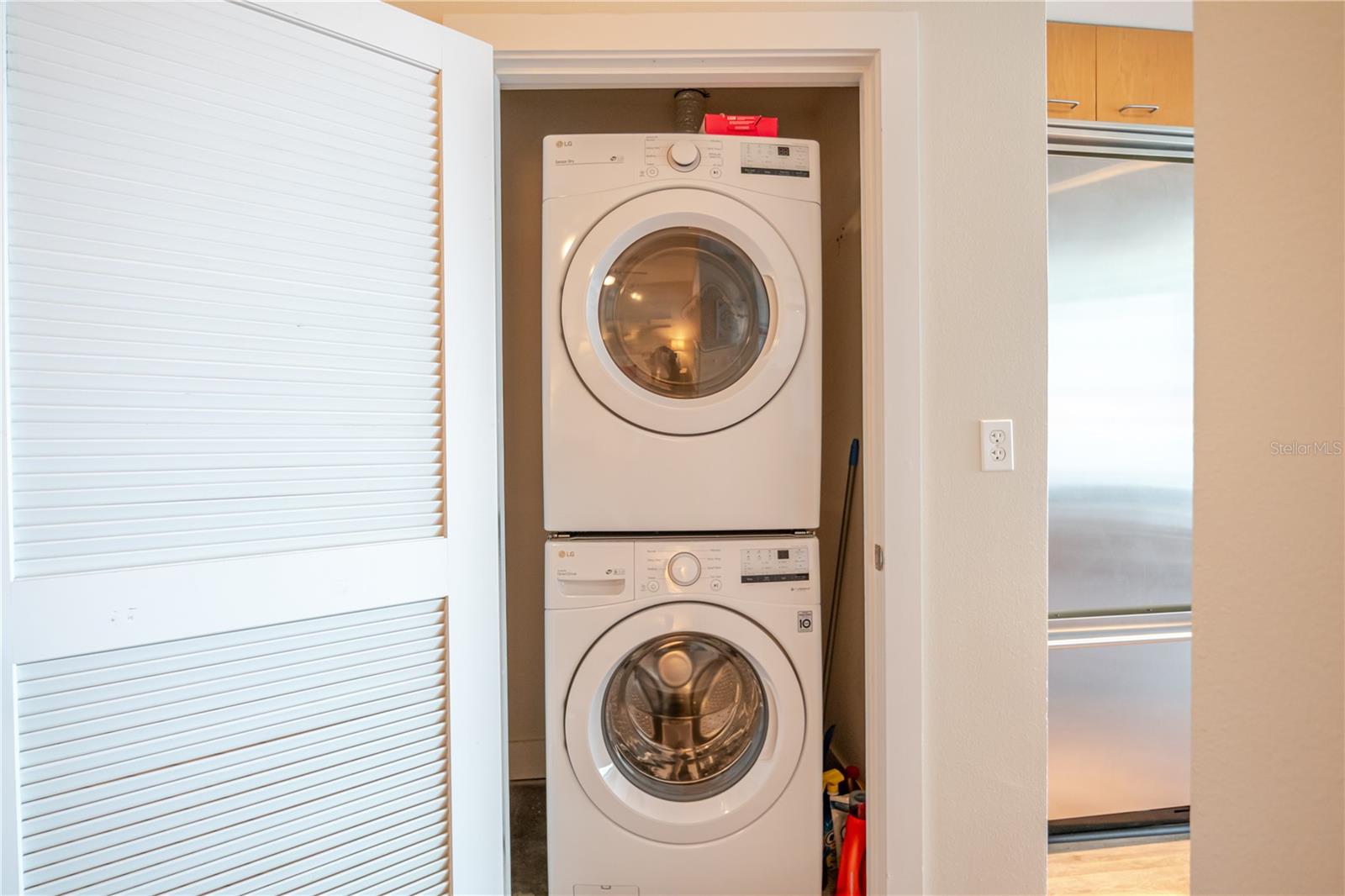 1120 E KENNEDY BLVD #1520