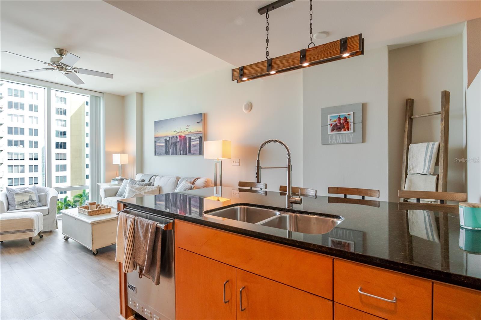 1120 E KENNEDY BLVD #1520