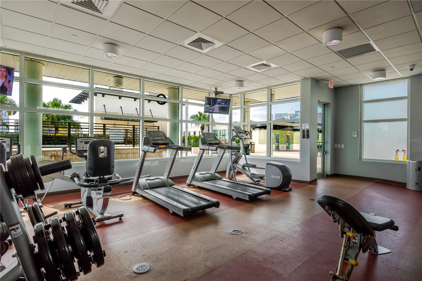 1120 E KENNEDY BLVD #1520