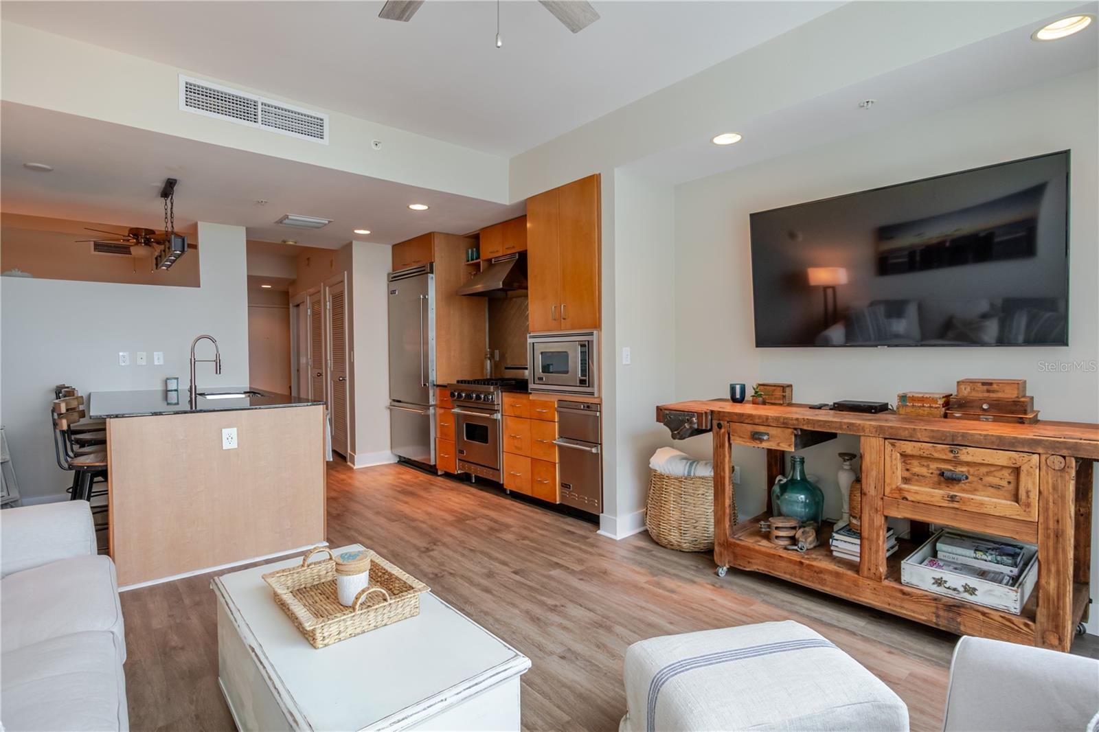 1120 E KENNEDY BLVD #1520