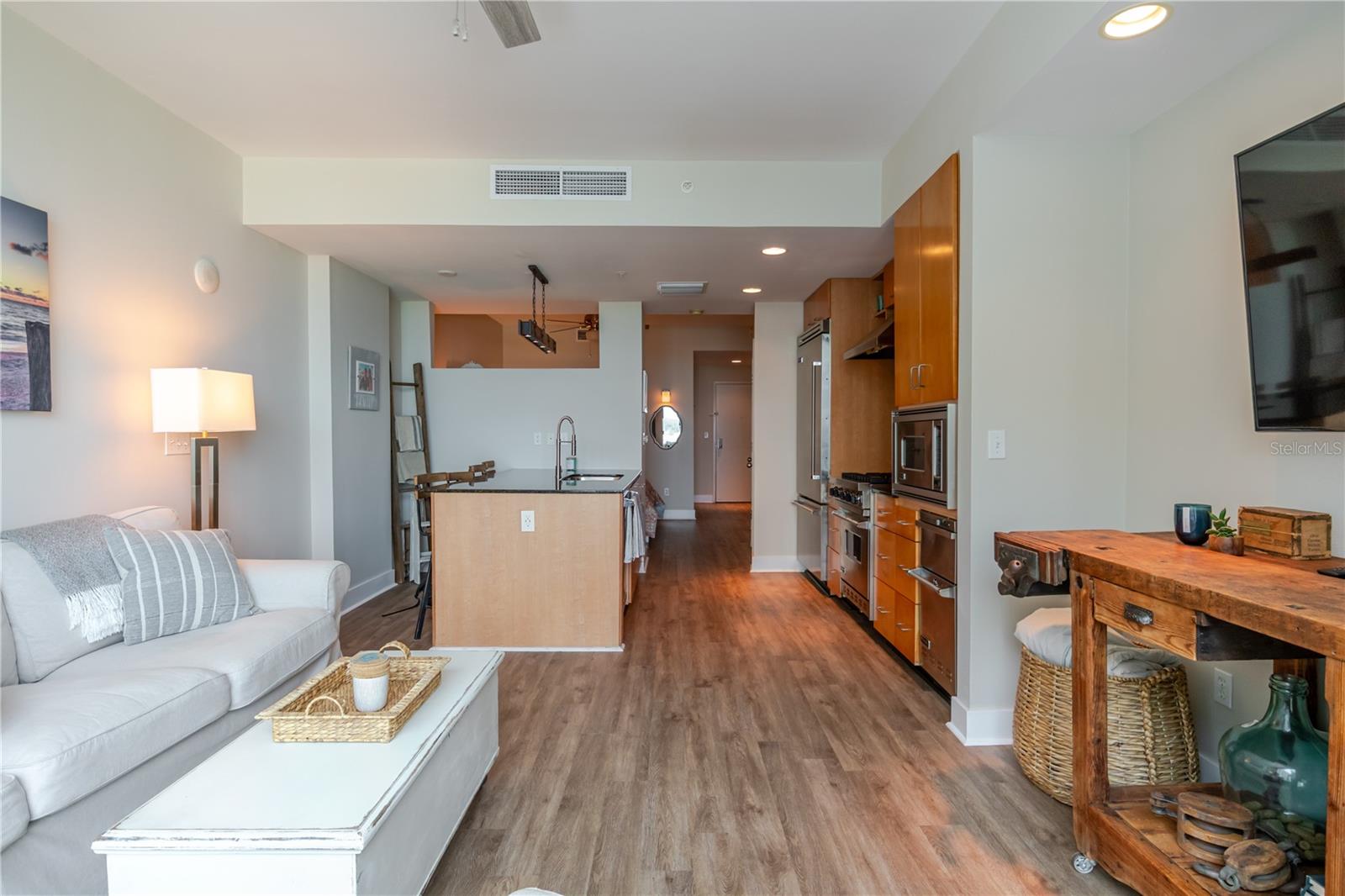 1120 E KENNEDY BLVD #1520