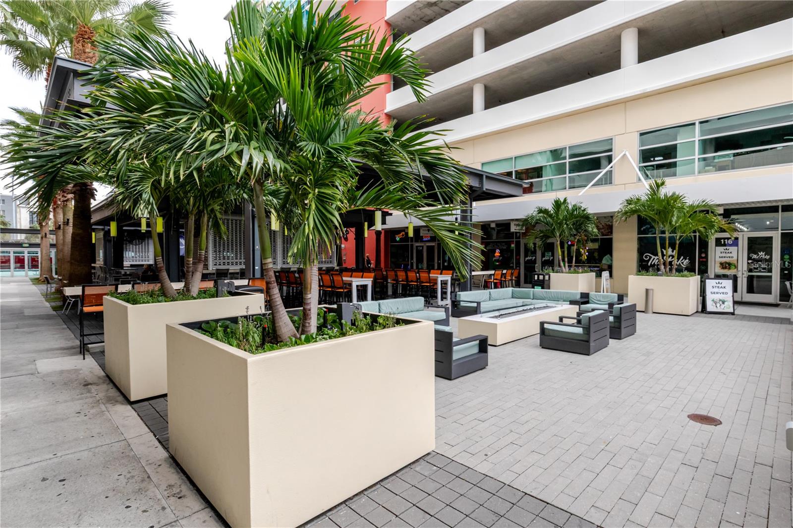 1120 E KENNEDY BLVD #1520