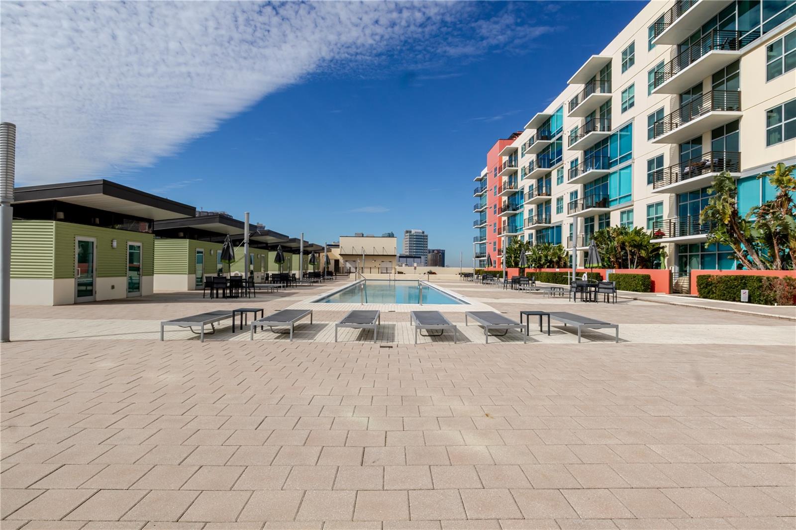 1120 E KENNEDY BLVD #1520