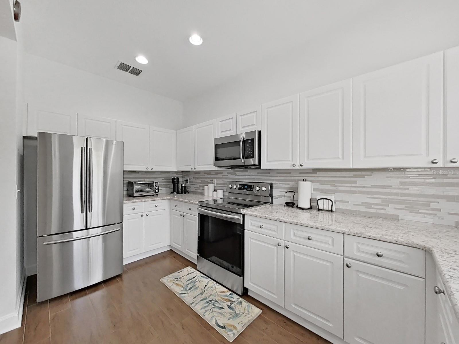 4705 JENNINGS BAY CT #25