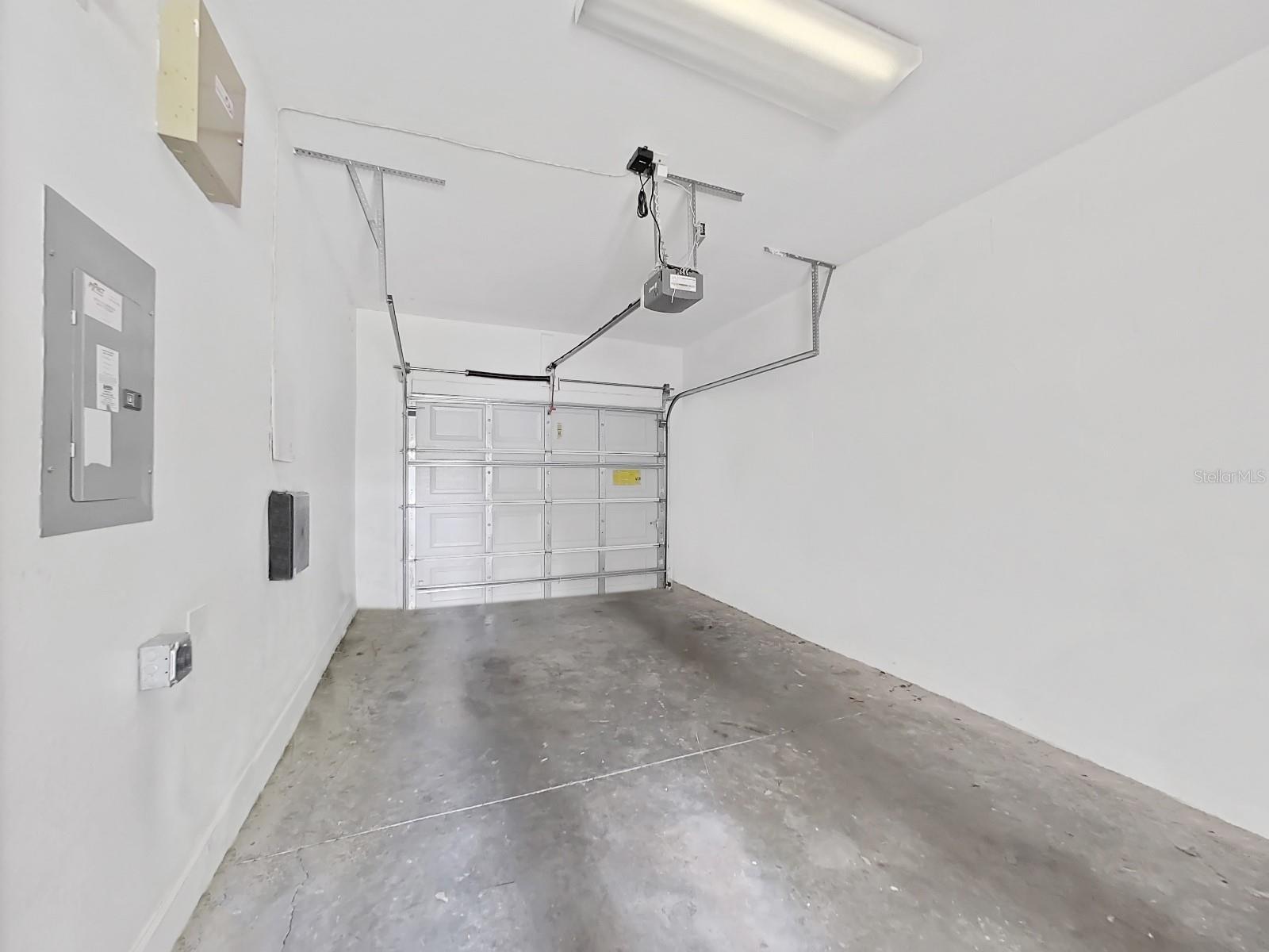 4705 JENNINGS BAY CT #25