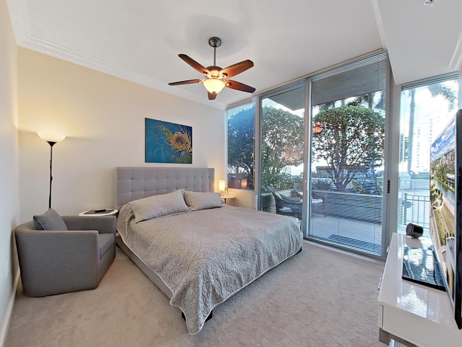 777 N ASHLEY DR #807