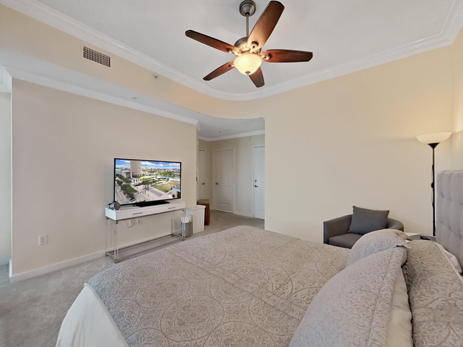 777 N ASHLEY DR #807