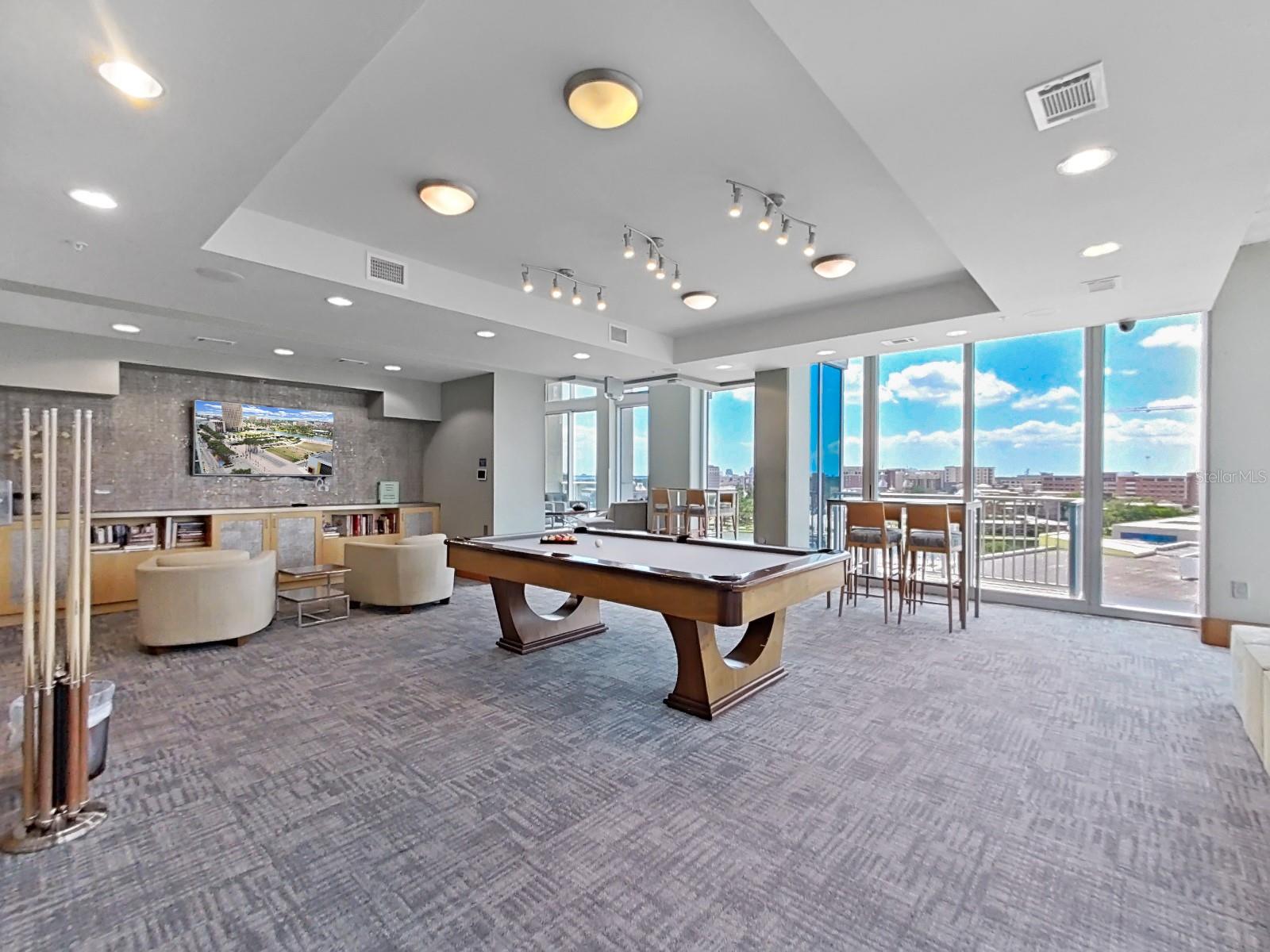 777 N ASHLEY DR #807