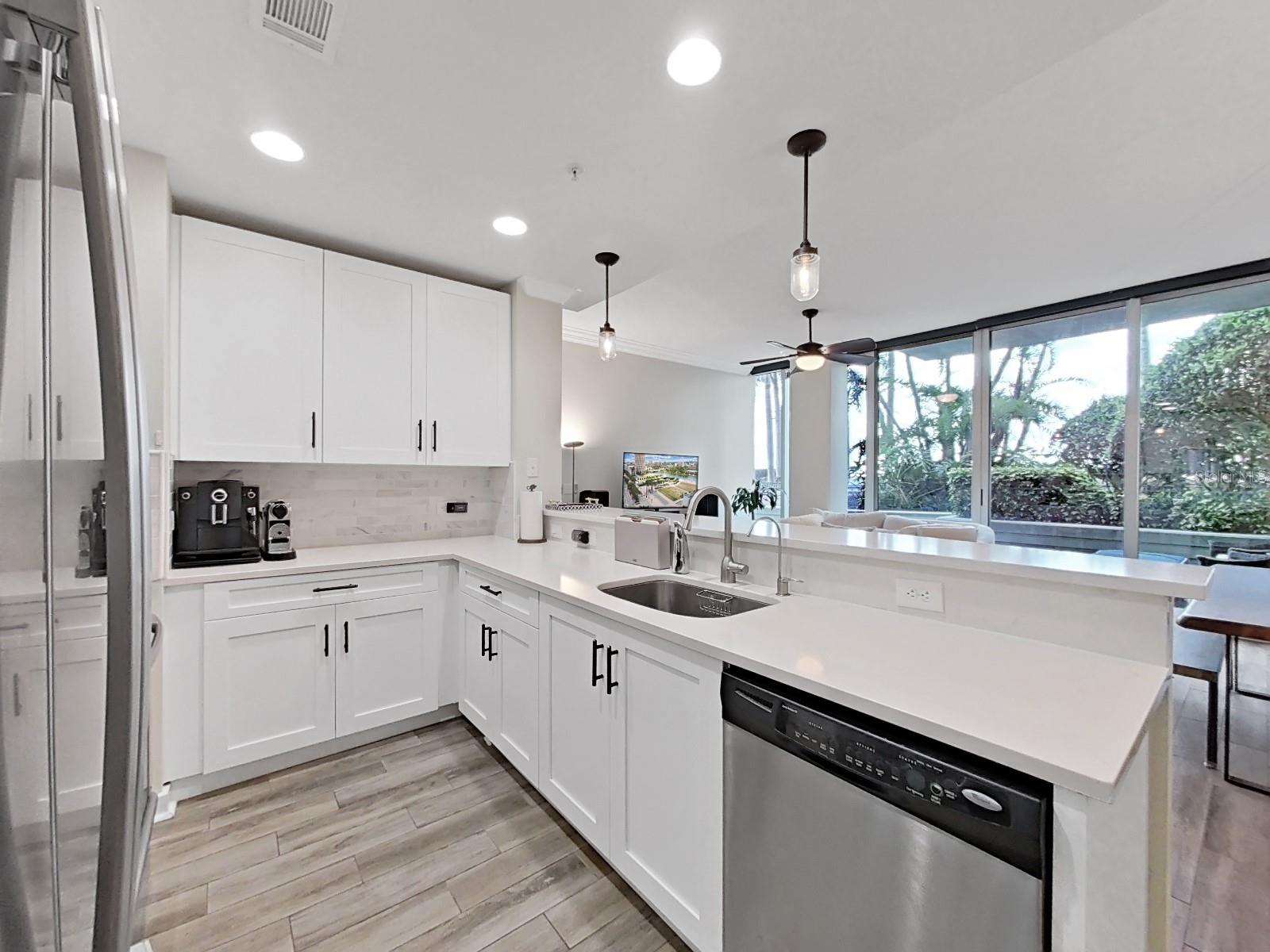 777 N ASHLEY DR #807