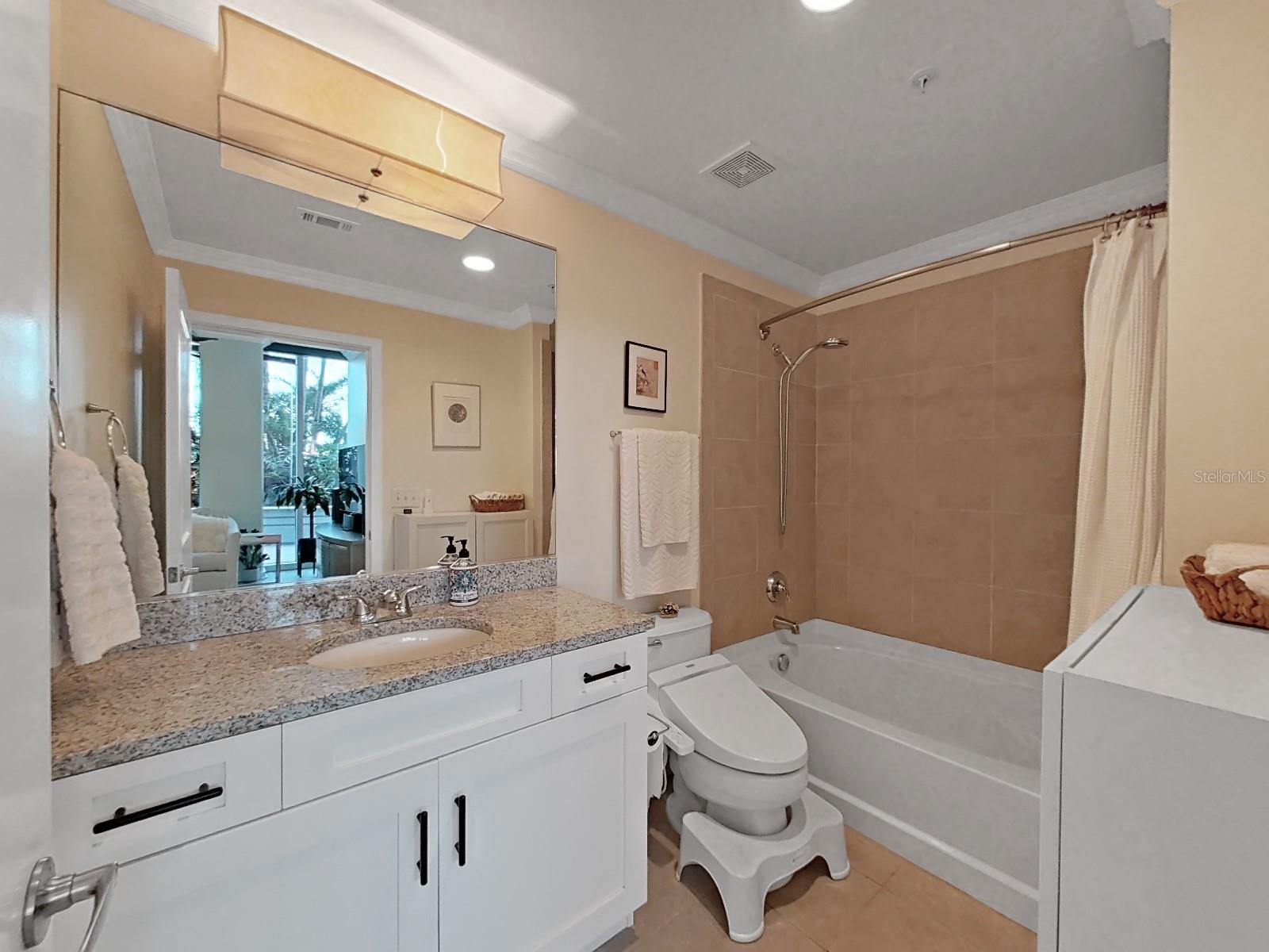 777 N ASHLEY DR #807