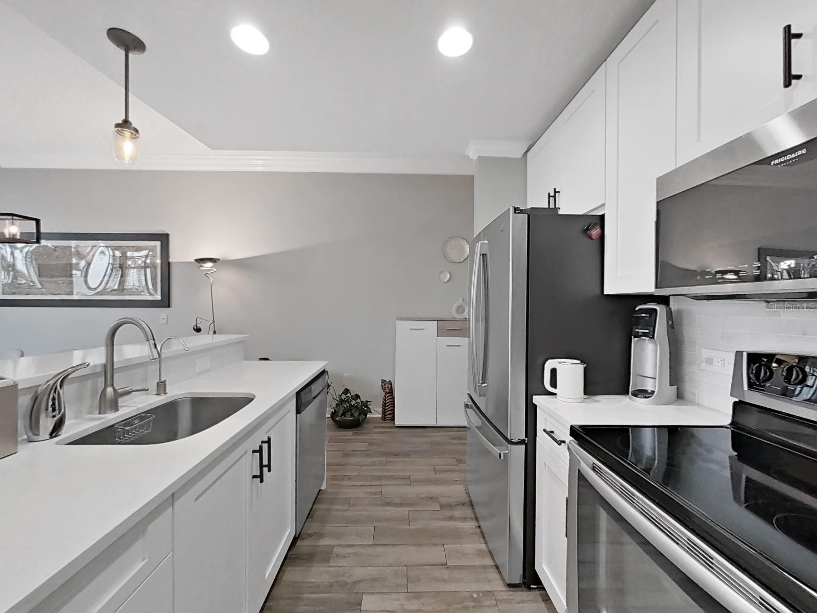 777 N ASHLEY DR #807