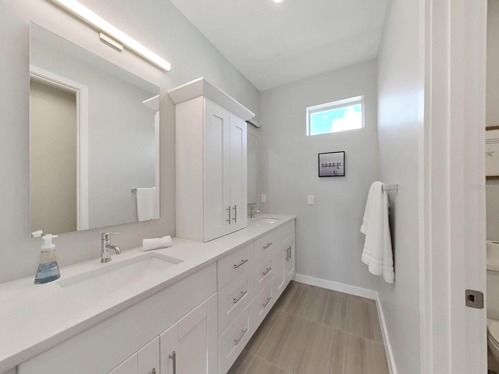 2728 N RIDGEWOOD AVE #1