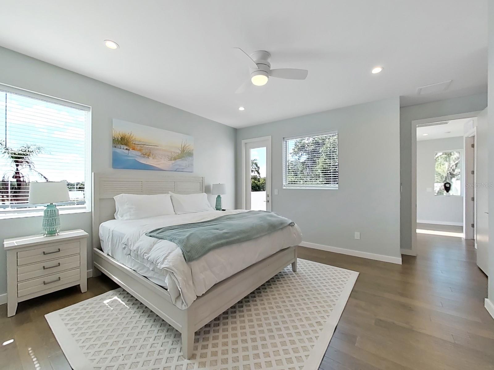 2728 N RIDGEWOOD AVE #1