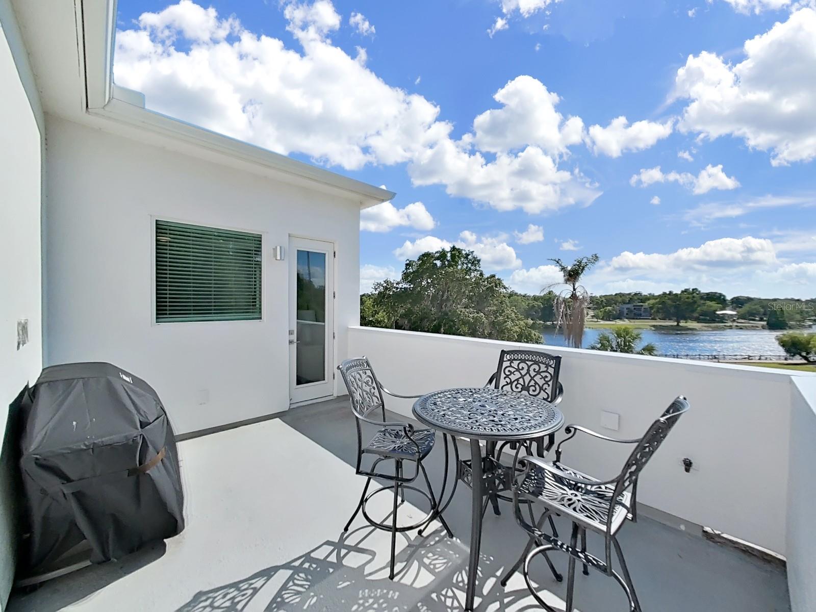 2728 N RIDGEWOOD AVE #1