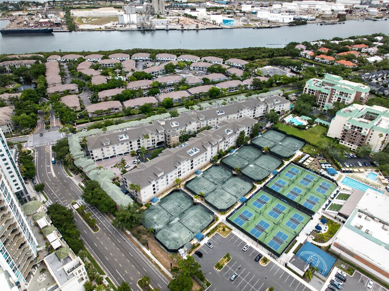 501 KNIGHTS RUN AVE #4102