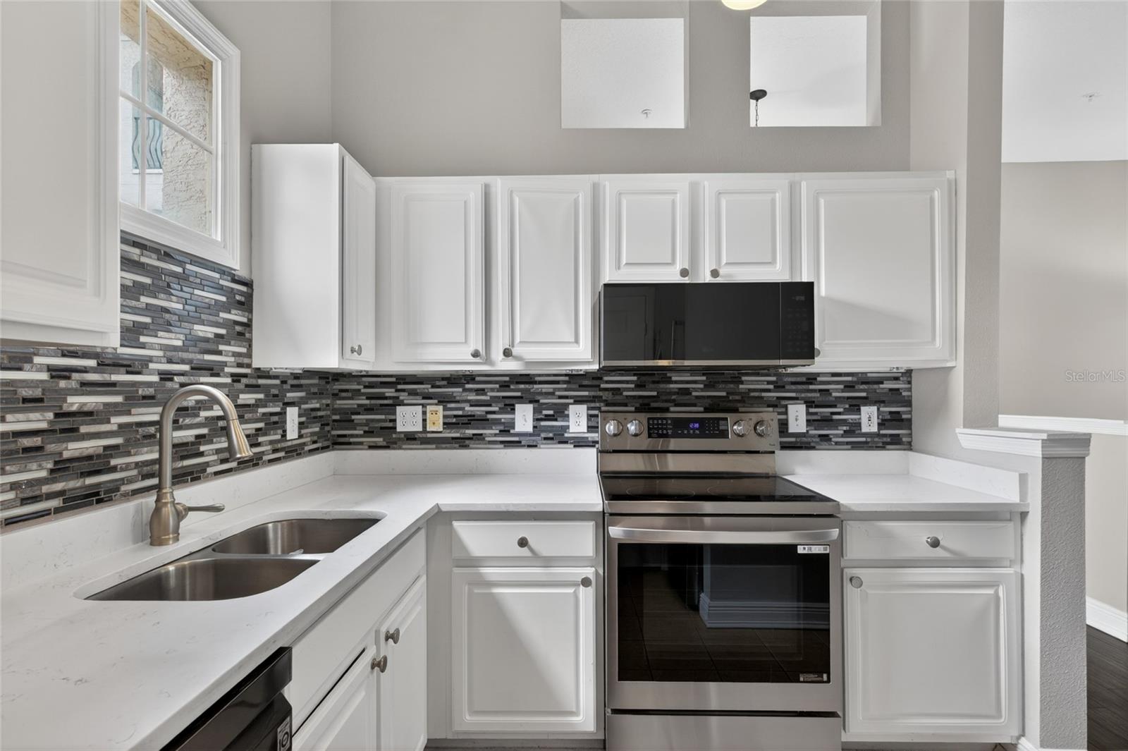 501 KNIGHTS RUN AVE #4102