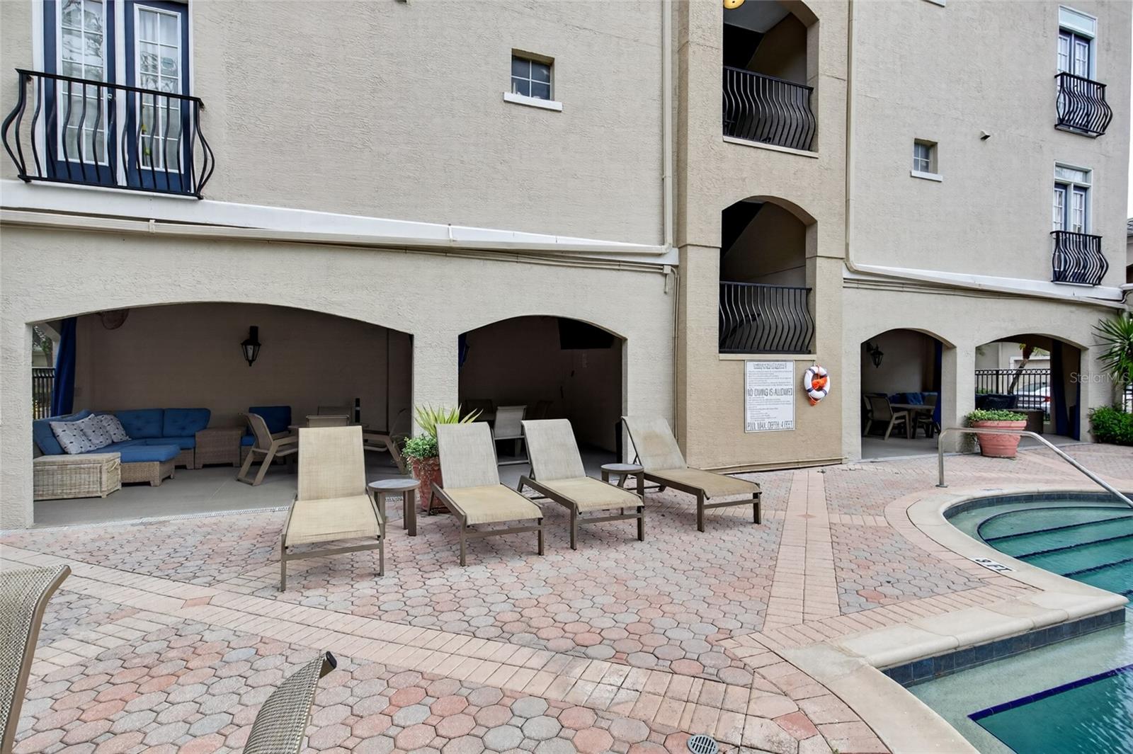 501 KNIGHTS RUN AVE #4102