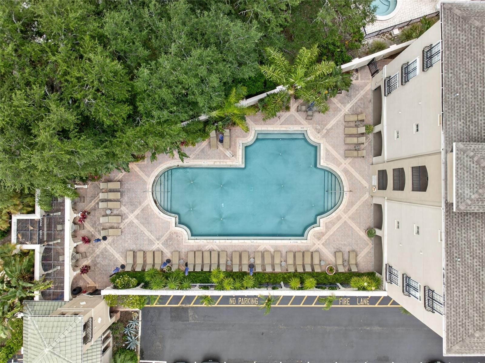 501 KNIGHTS RUN AVE #4102