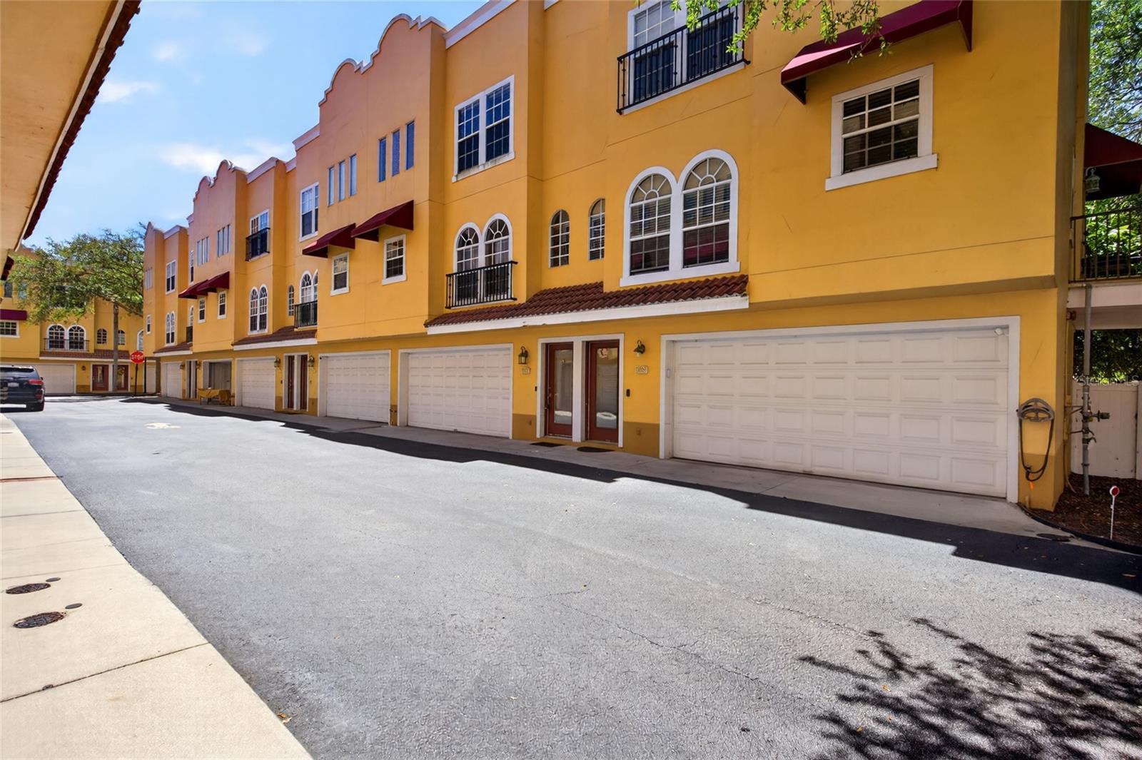 3322 LAS CAMPOS PL