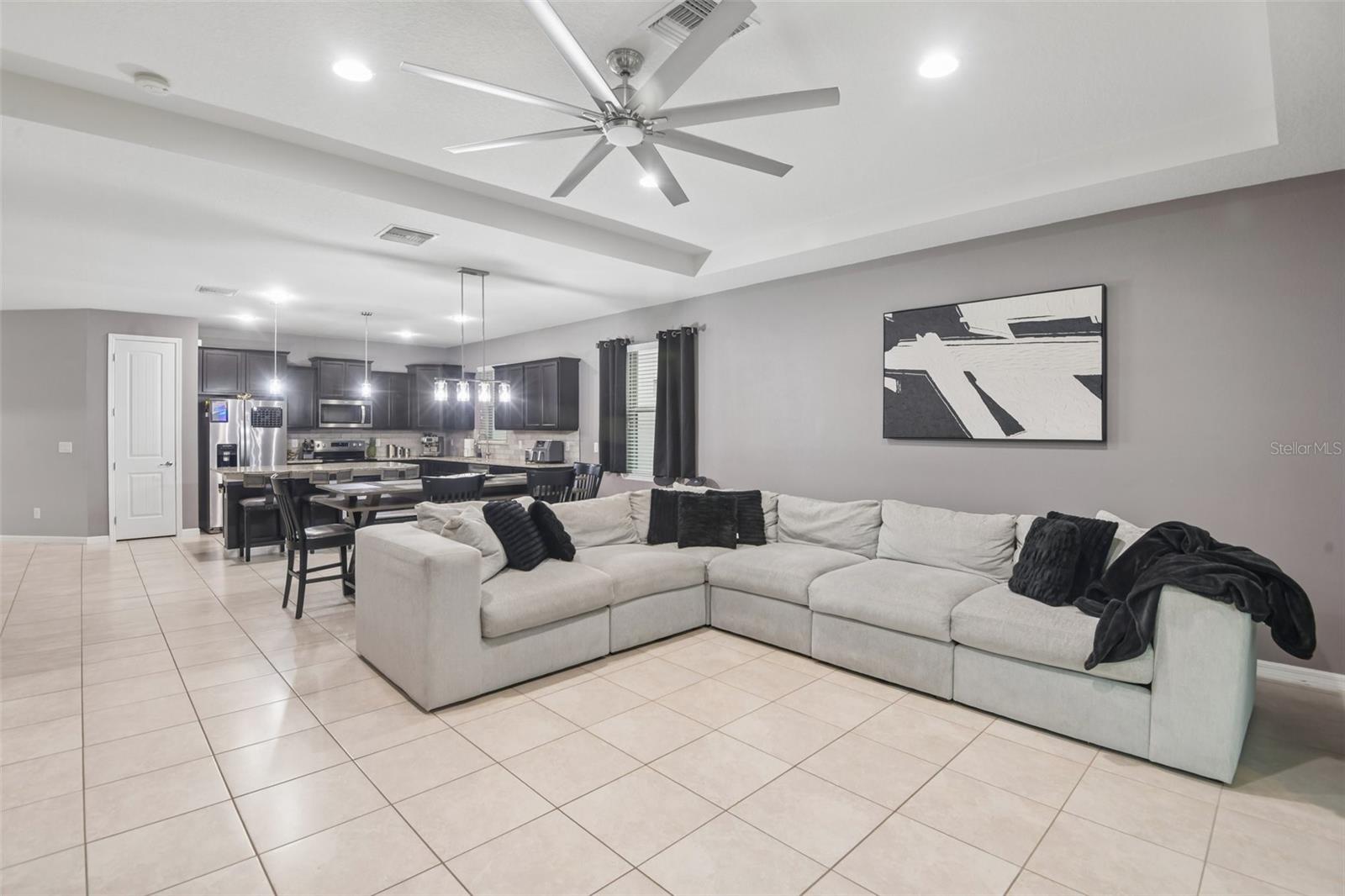 5319 FALLEN LEAF DRIVE