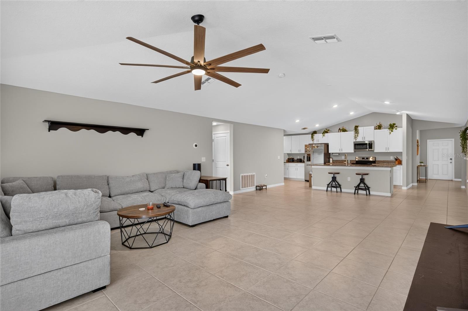 5420 LESLIE CANYON DR