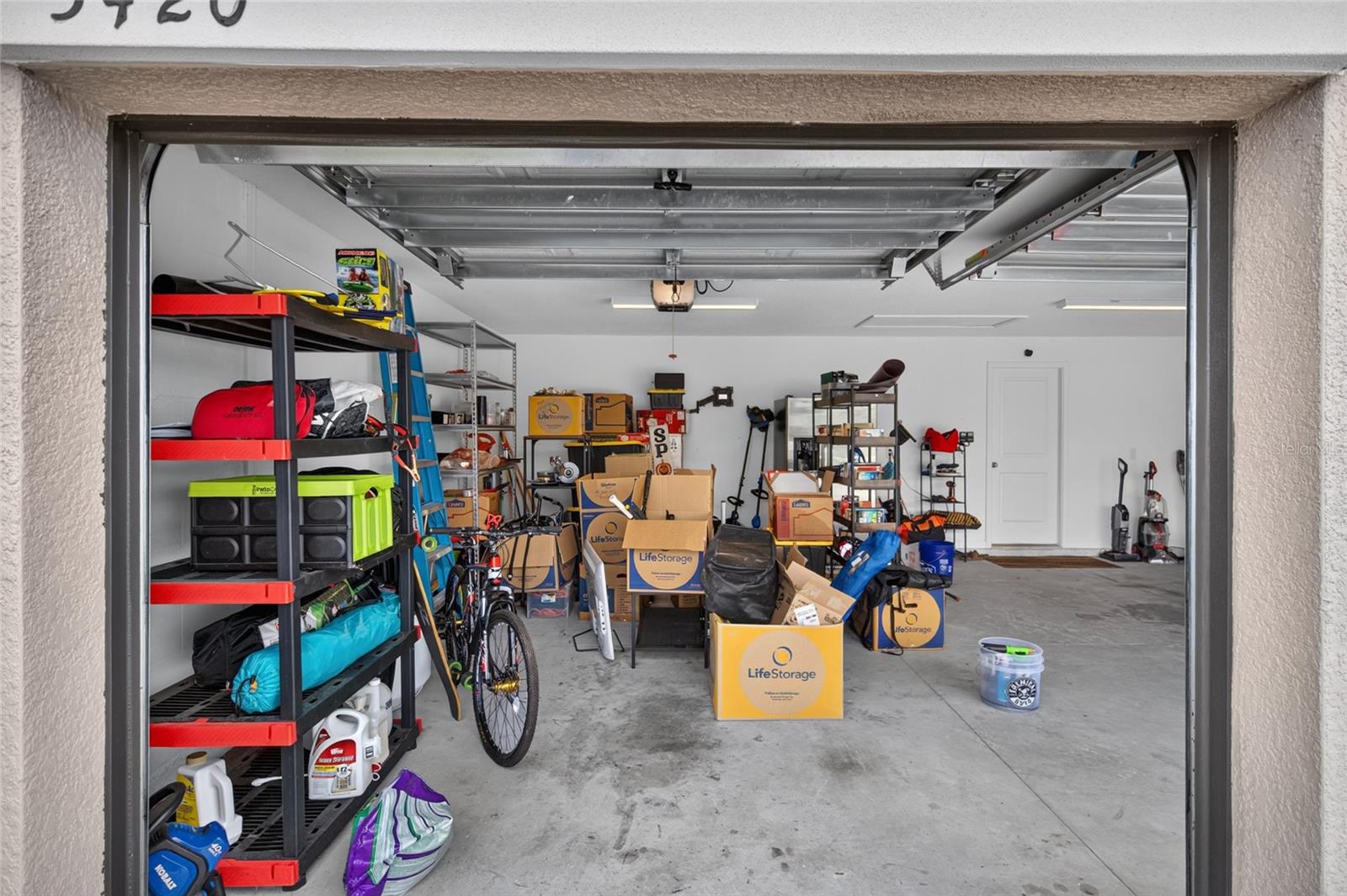 5420 LESLIE CANYON DR