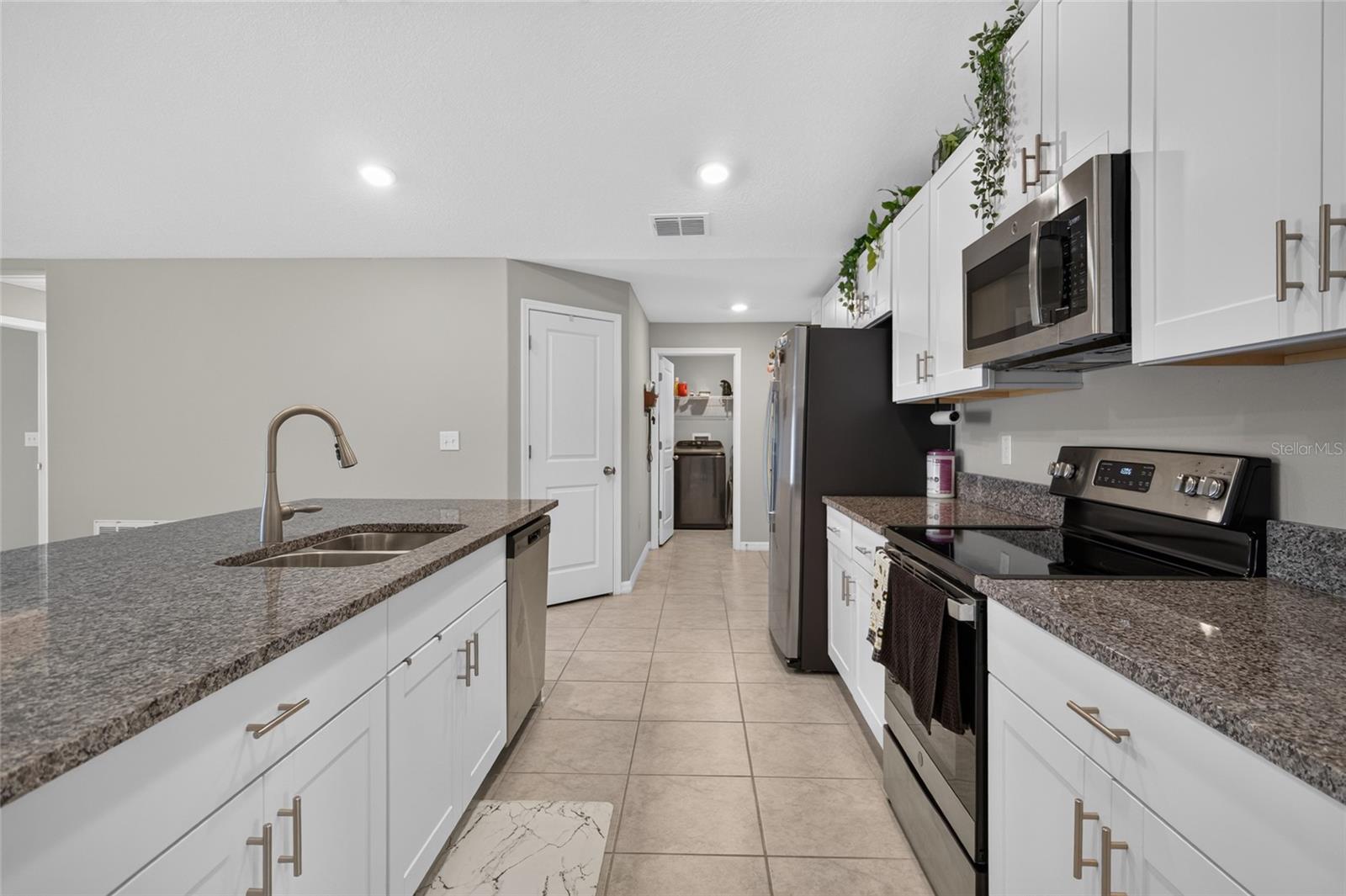 5420 LESLIE CANYON DR