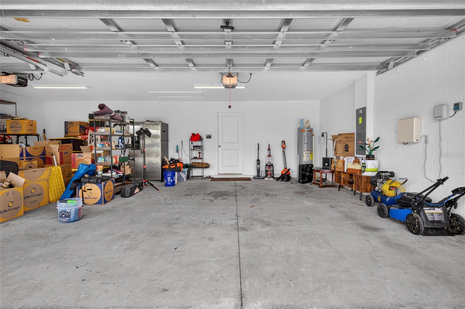 5420 LESLIE CANYON DR