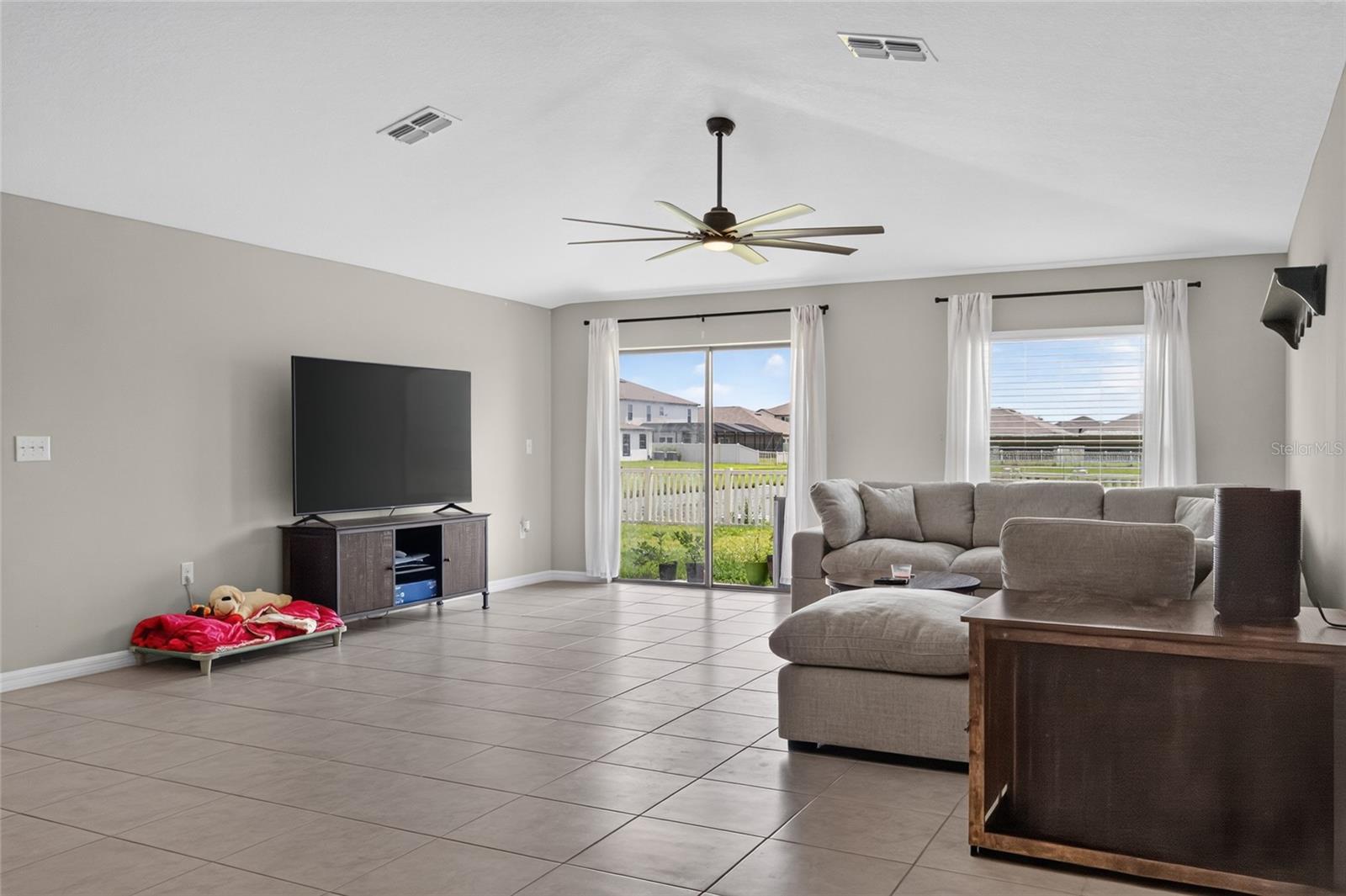 5420 LESLIE CANYON DR
