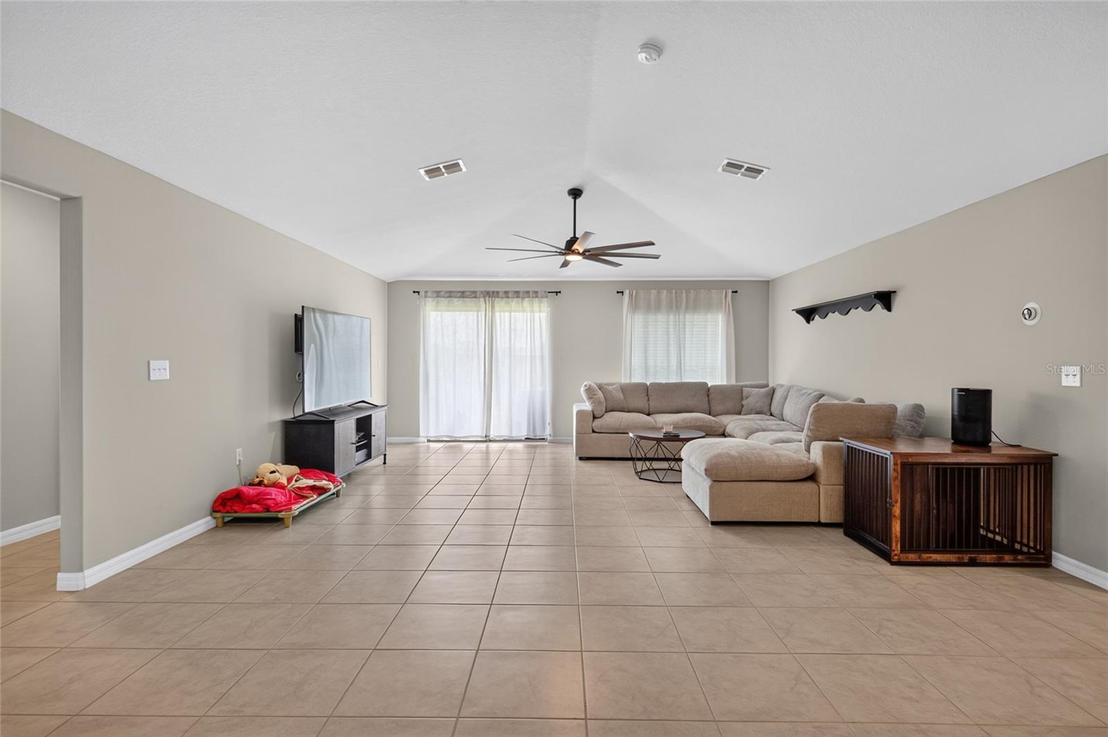 5420 LESLIE CANYON DR
