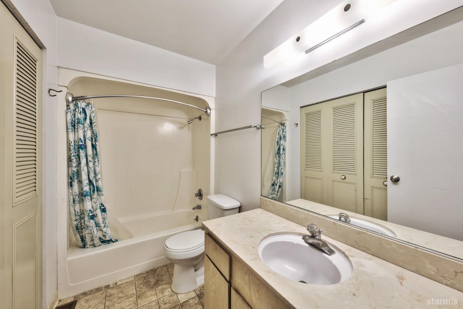 2031 Venice Drive Unit: 321