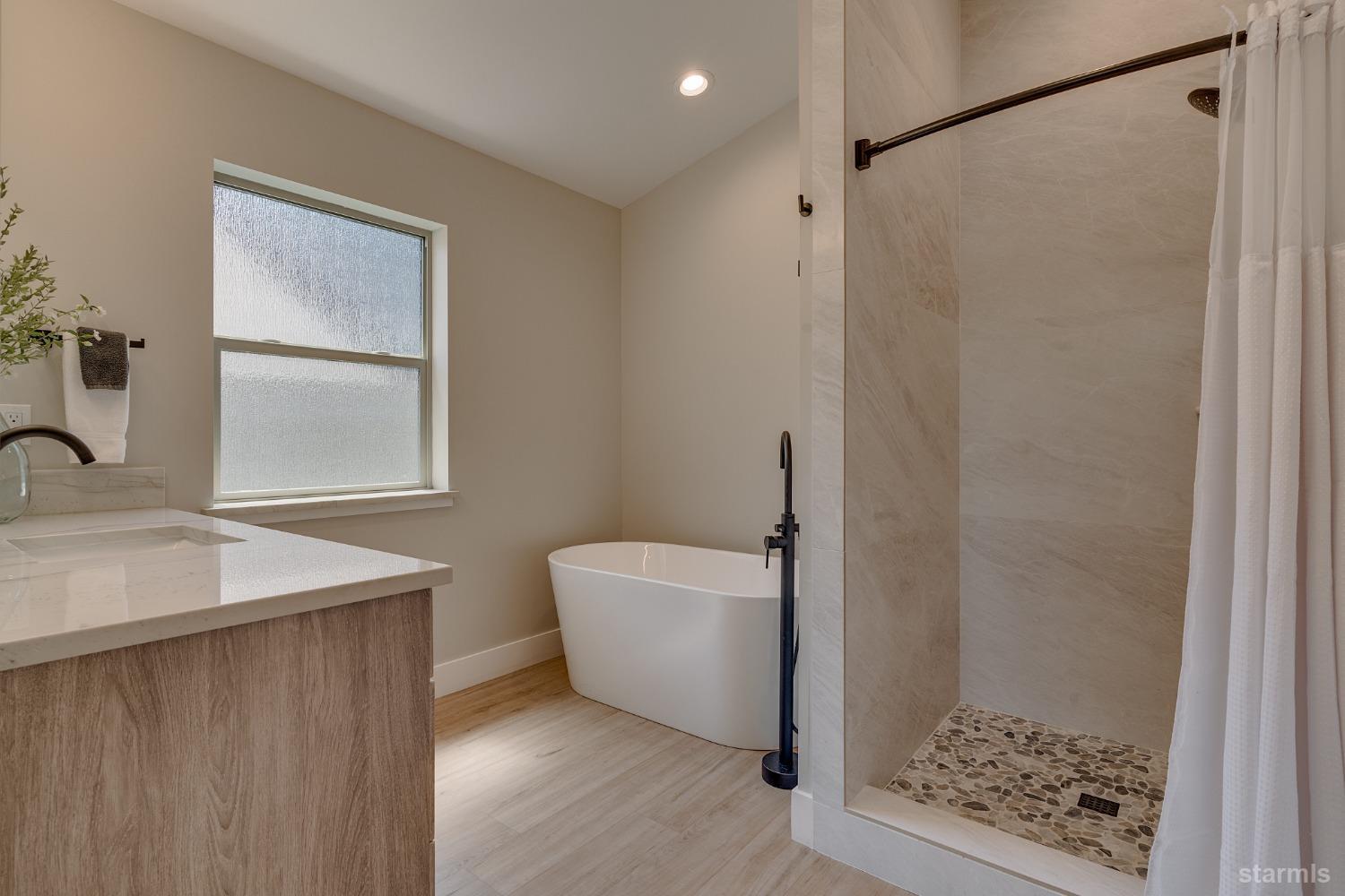 2007 5th Street Unit: F