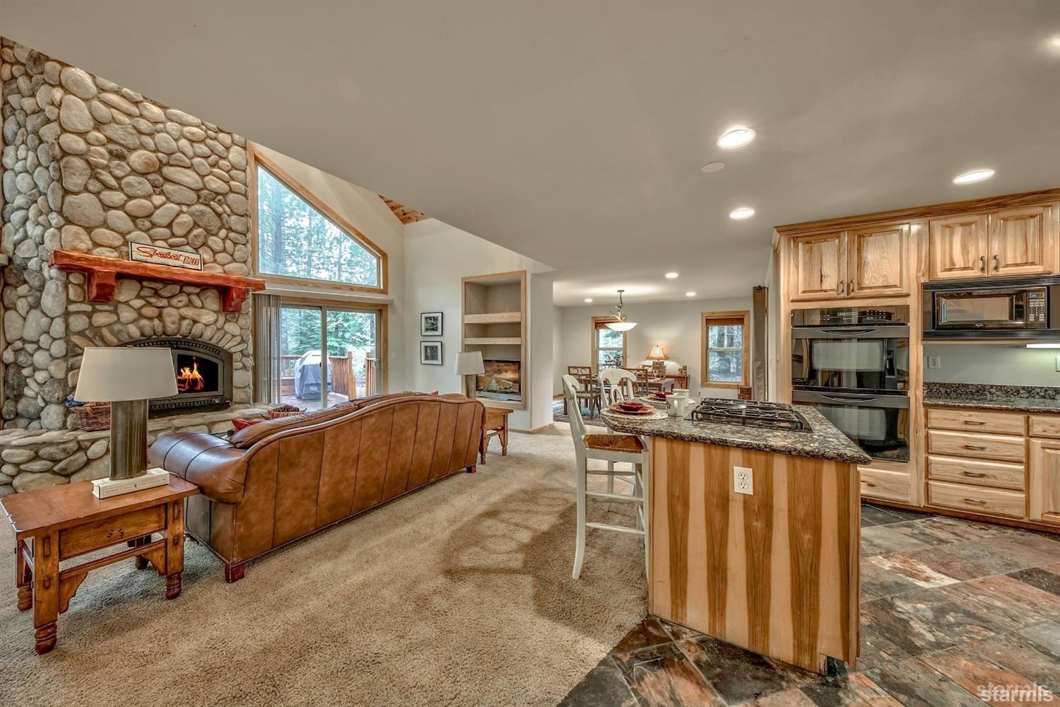 1468 Crystal Air Drive