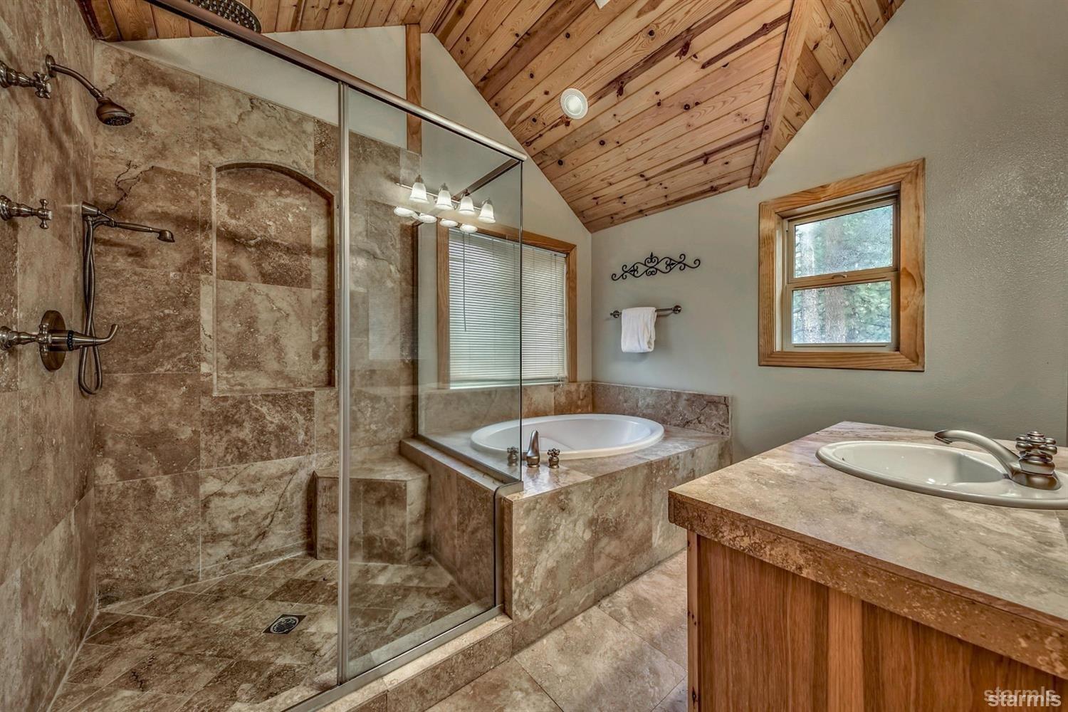 1468 Crystal Air Drive