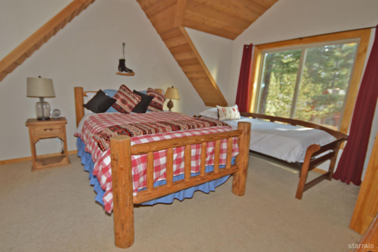 1468 Crystal Air Drive