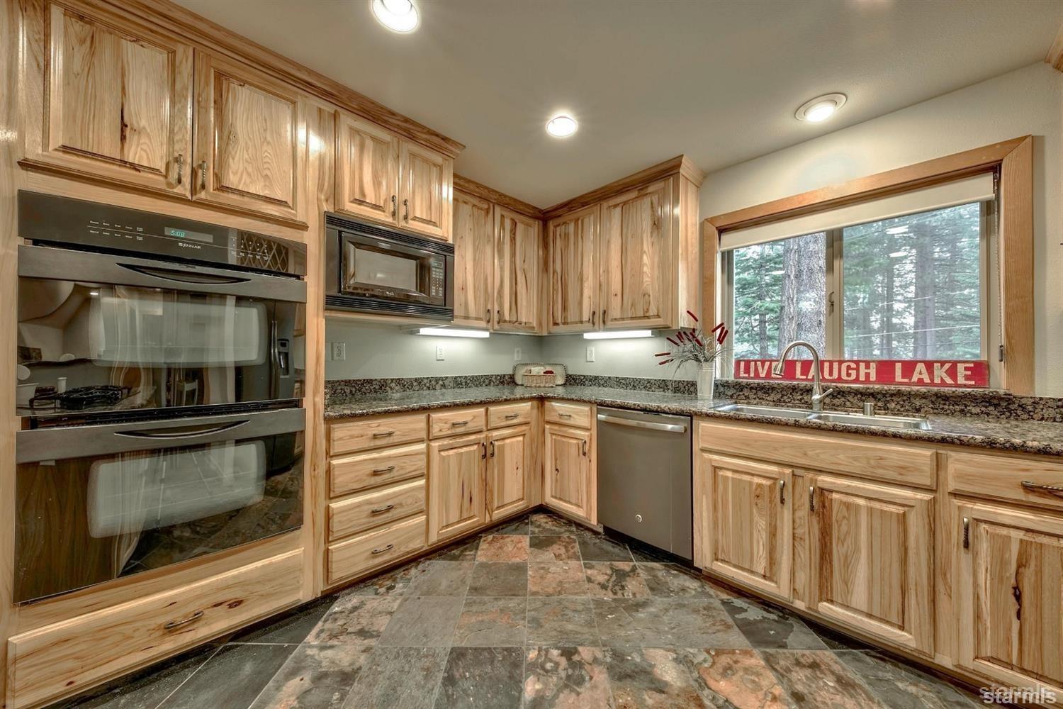 1468 Crystal Air Drive