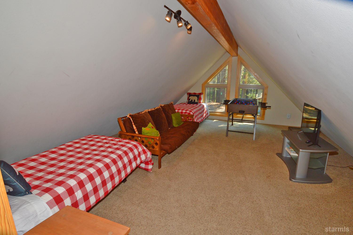 1468 Crystal Air Drive