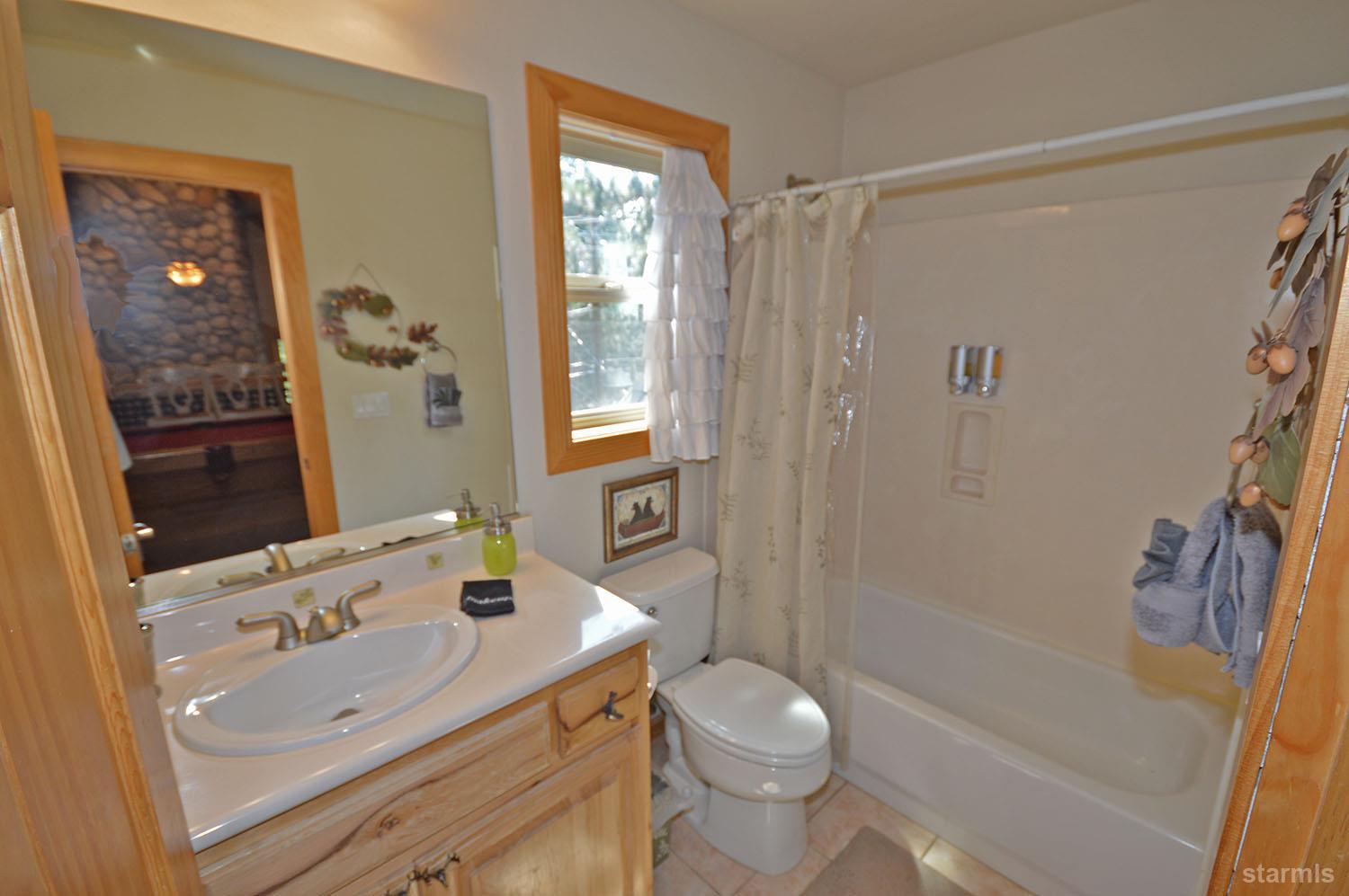 1468 Crystal Air Drive