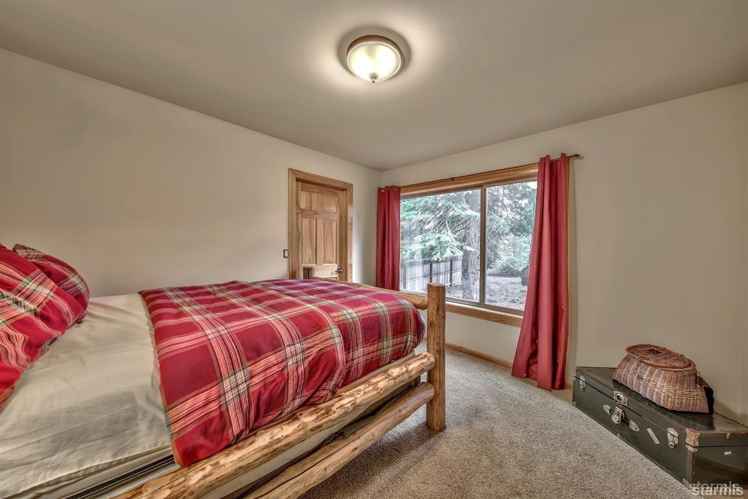 1468 Crystal Air Drive