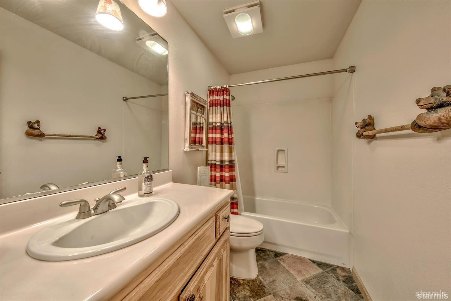 1468 Crystal Air Drive