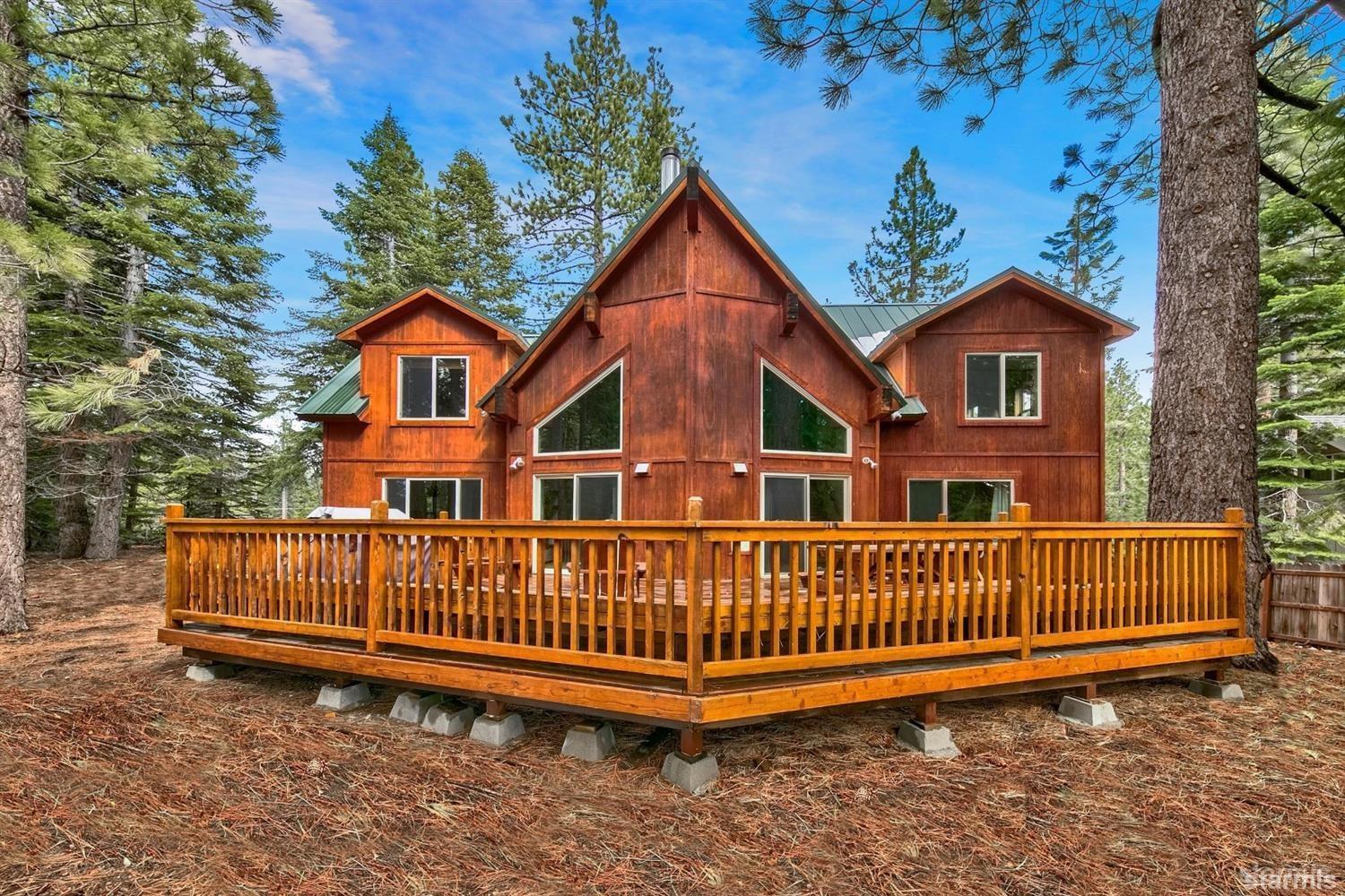 1468 Crystal Air Drive