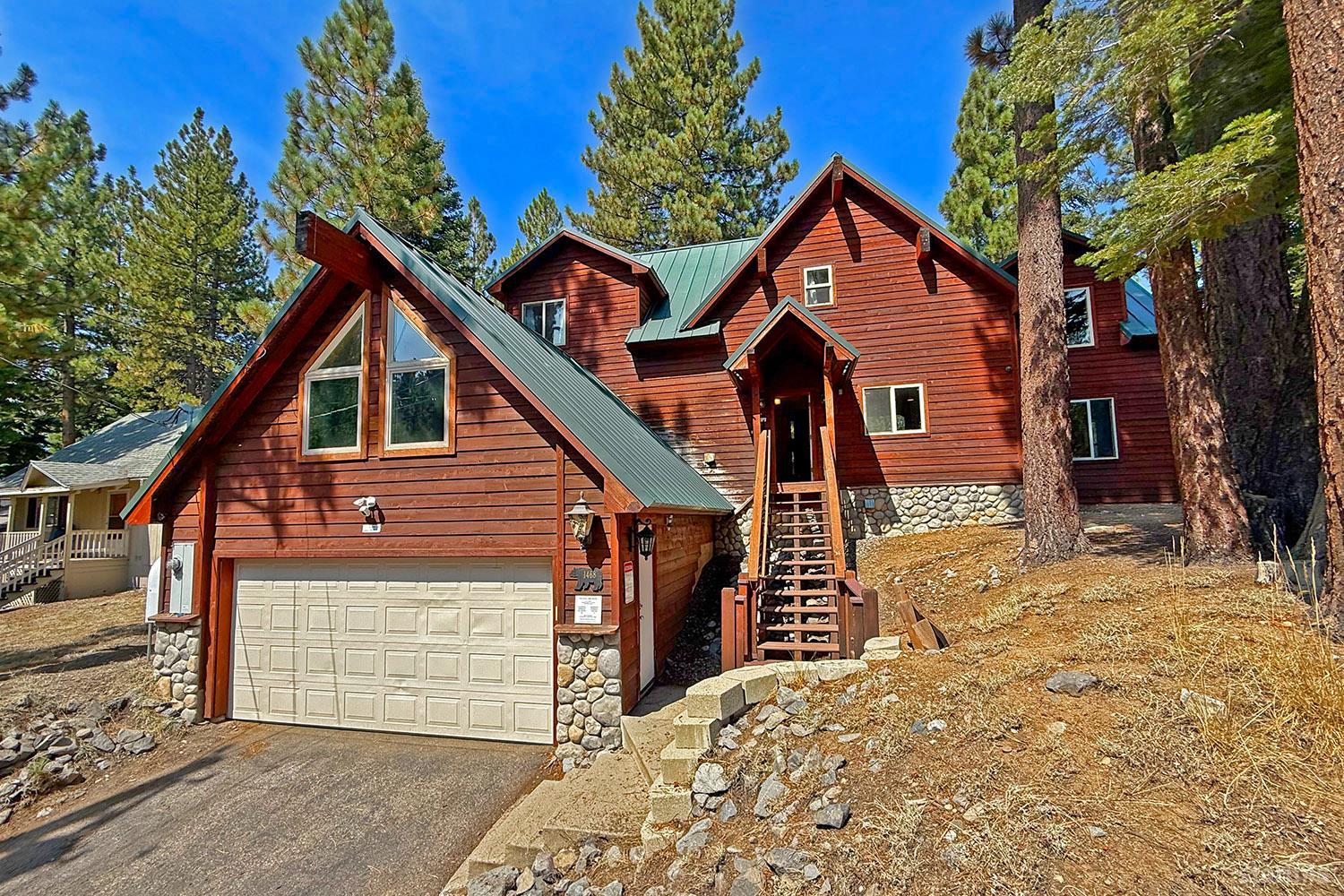 1468 Crystal Air Drive