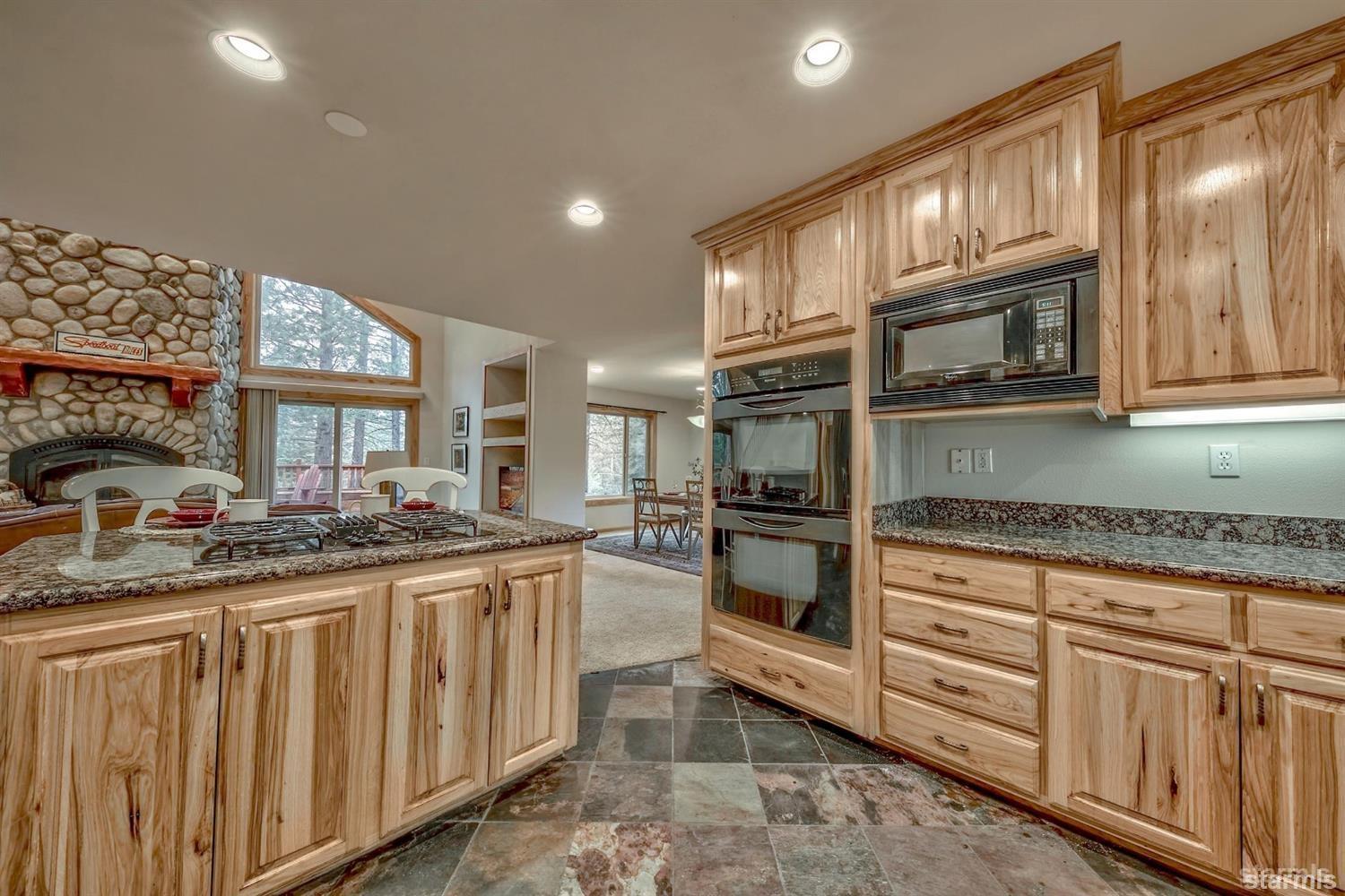 1468 Crystal Air Drive