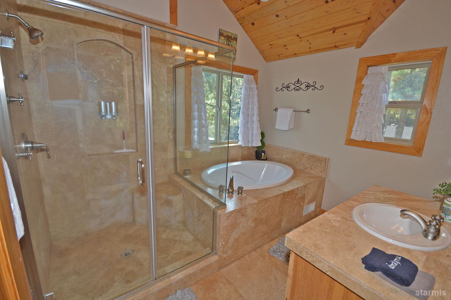 1468 Crystal Air Drive