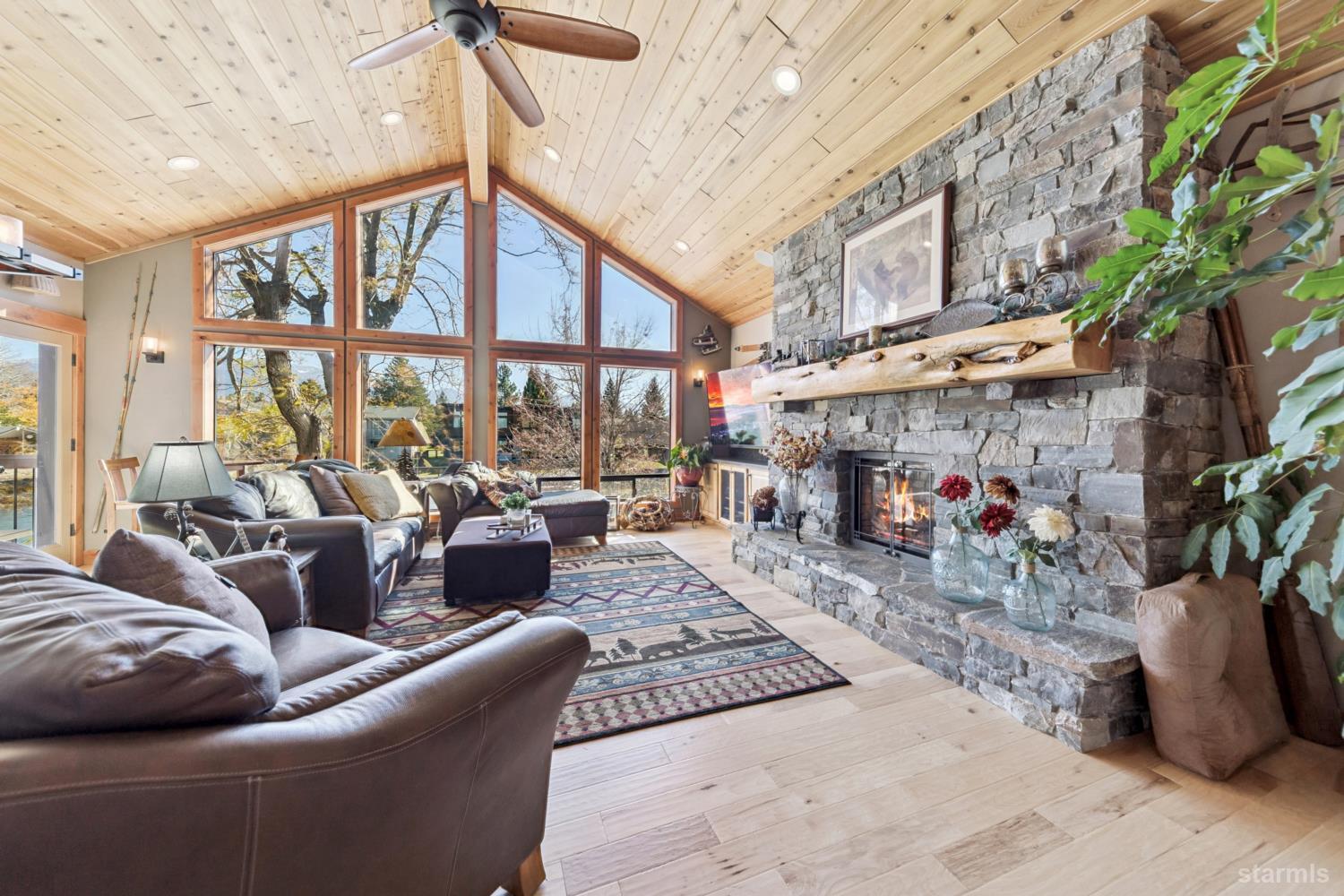 2202 Balboa Drive