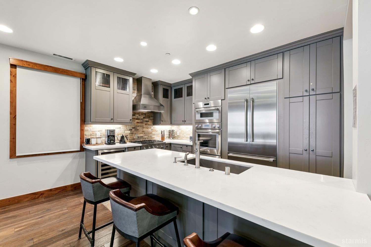 3371 Lake Tahoe Boulevard Unit: 6A