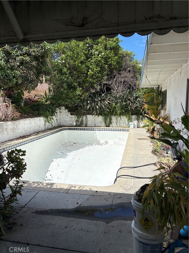 819 Perry Avenue